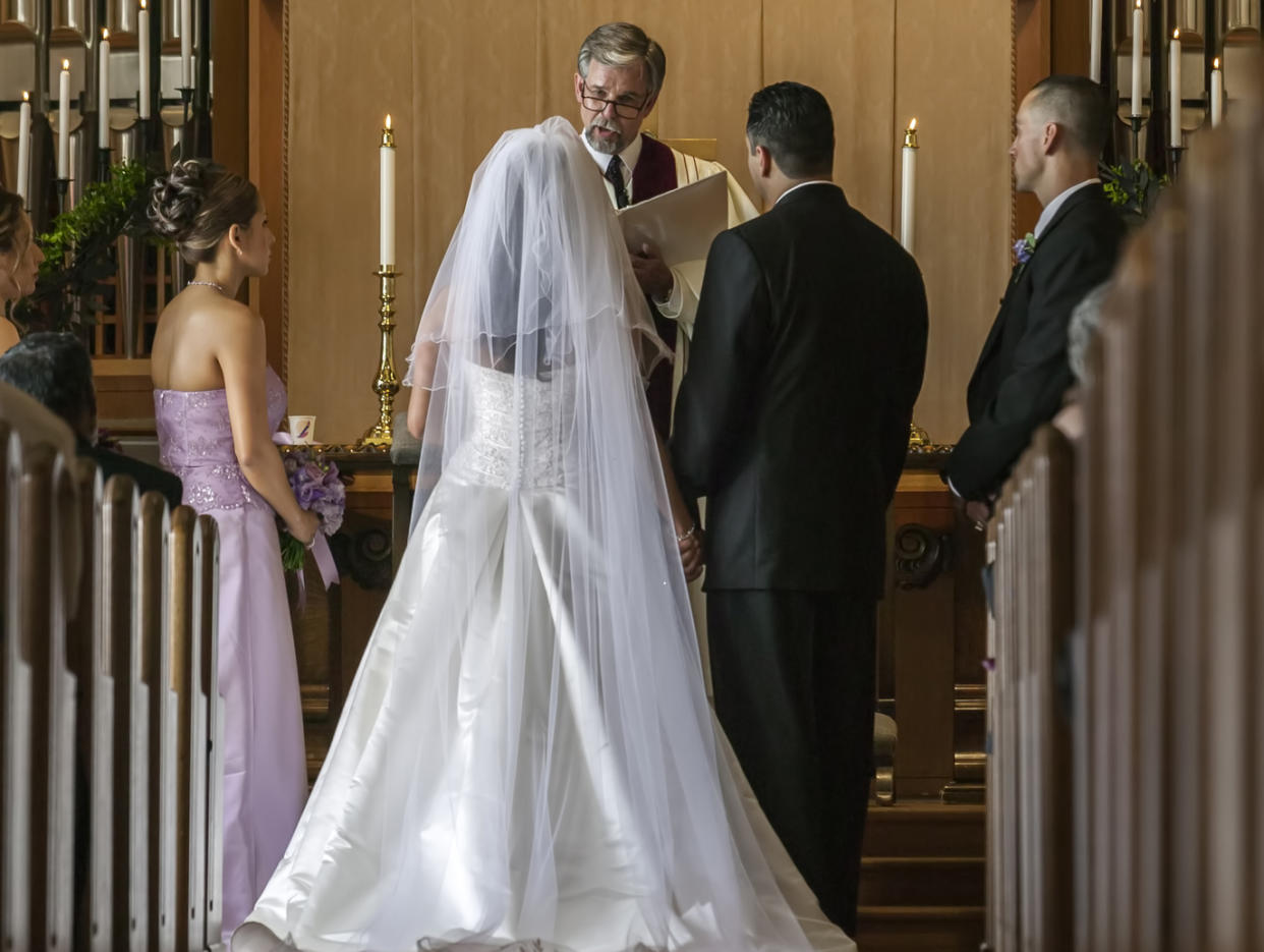 Eine Ehe kann aus kirchlicher Sicht nicht geschieden werden. (Bild: Getty Images)