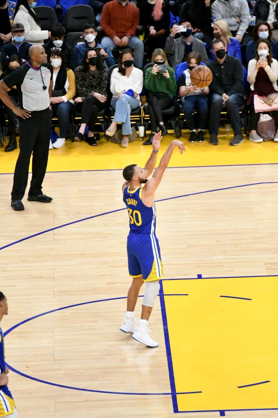 Golden State's Stephen Curry shoots a free throw as the Warriors host the Pacers at Chase Center in San Francisco on Jan. 20, 2022.