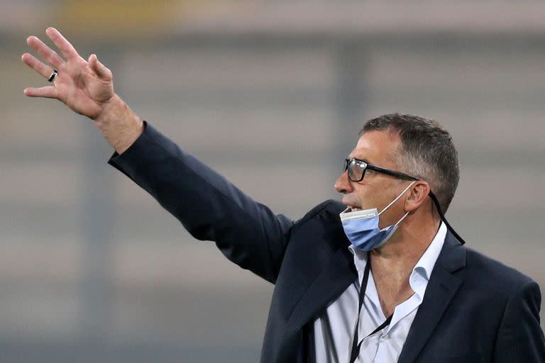 Juan Antonio Pizzi, otro "víctima" del desesperado fútbol argentino