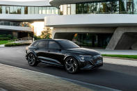 <p>Audi Q8 e-tron</p> 