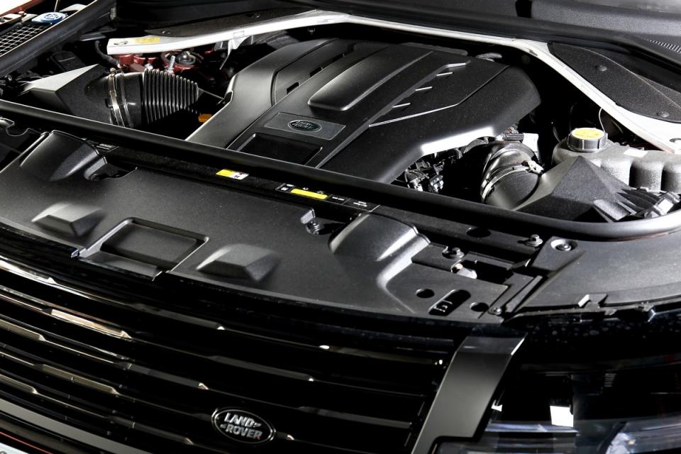4.4升V8雙渦輪增壓動力架構，可輸出530ps峰值馬力與76.5kg-m狂暴扭力。