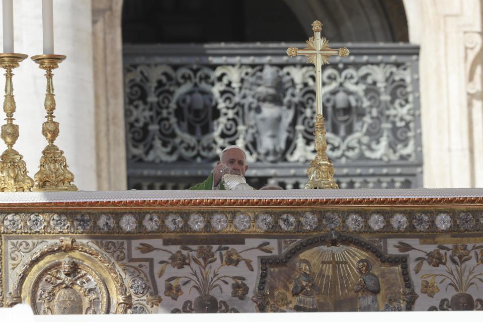 Pope Francis celebrates Mass on the occasion of the Migrant and Refugee World Day, in St. Peter's Square, at the Vatican, Sunday, Sept. 28, 2019. (AP Photo/Andrew Medichini)