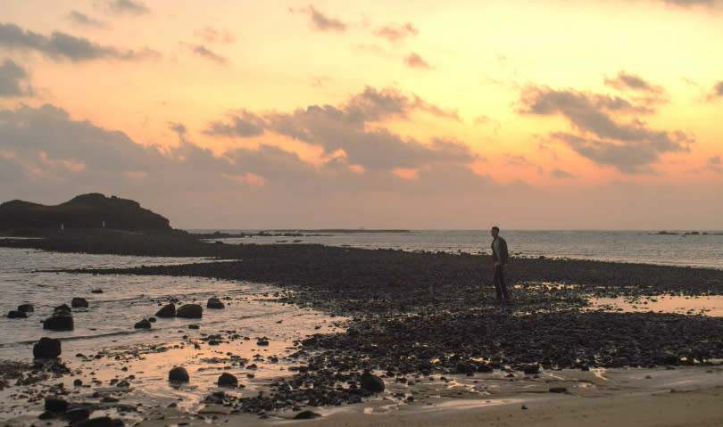 黃冠智對在澎湖奎壁山摩西分海的自然風景中拍攝印象深刻。（圖／公視）