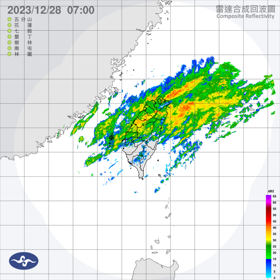 台灣附近雲量增多，各地降雨機率漸增，今天北部、東半部、南部地區與中部山區都是有局部短暫雨的天氣。   圖：中央氣象署／提供