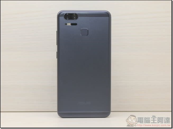 ASUS ZenFone 3 ZoomZE553KL開箱、評測、實拍照 擁有雙鏡頭、超長續航、反向充電能力的照相旗艦手機