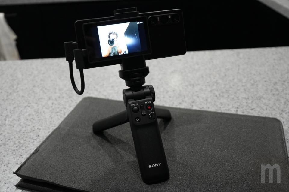 ▲直播套件讓使用者藉由主相機鏡頭進行自拍，或是線上直播