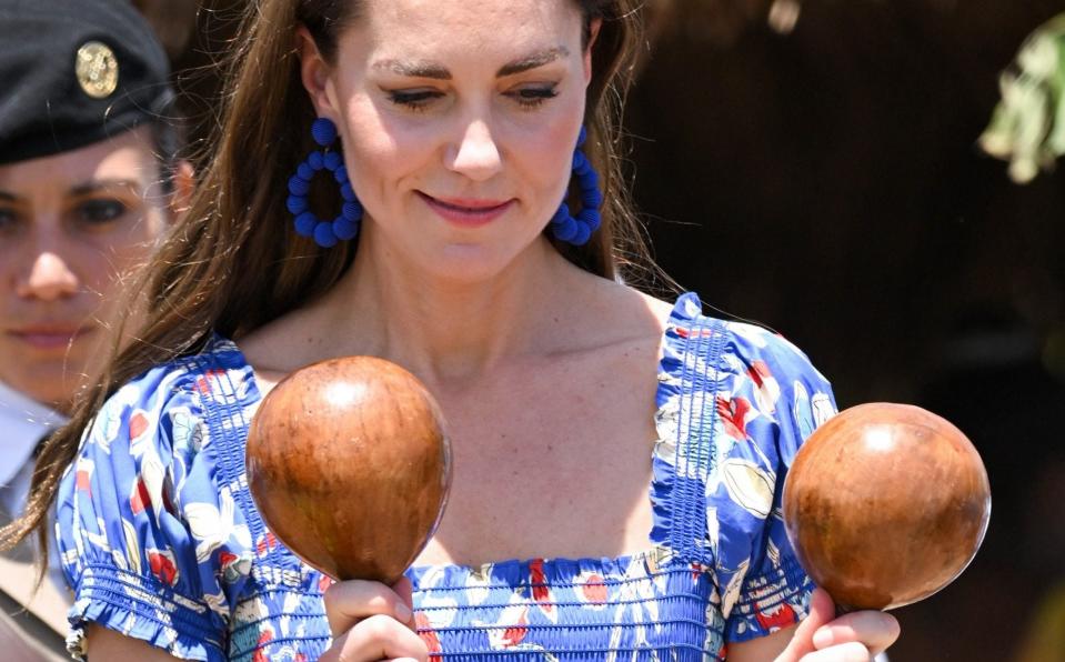 The Cambridges were treated to traditional music and dancing - Â©Karwai Tang