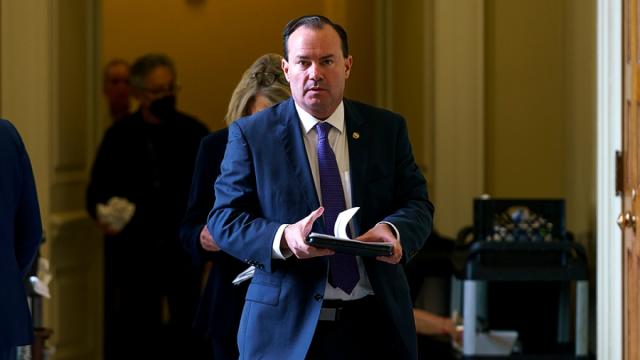 Mike Lee holds slight lead in Senate reelection bid: poll