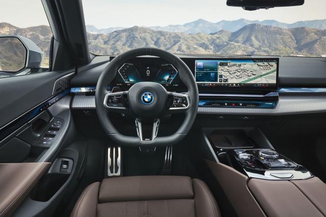 2024 bmw i5 edrive40 interior