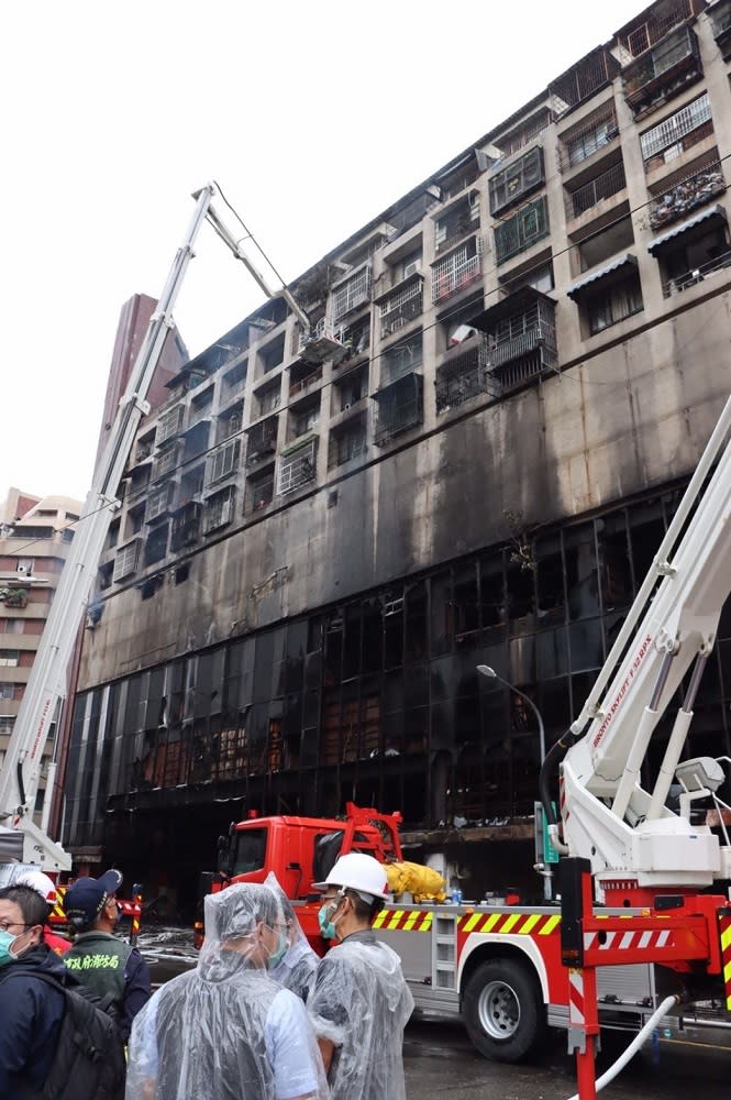 高雄市鹽埕區「城中城」大樓，為地上13層、地下2層商住混合大樓；現況是地下1、2樓未使用，地上1至5樓廢棄中，7樓至11樓為出租套房。 圖：高雄市政府 / 提供