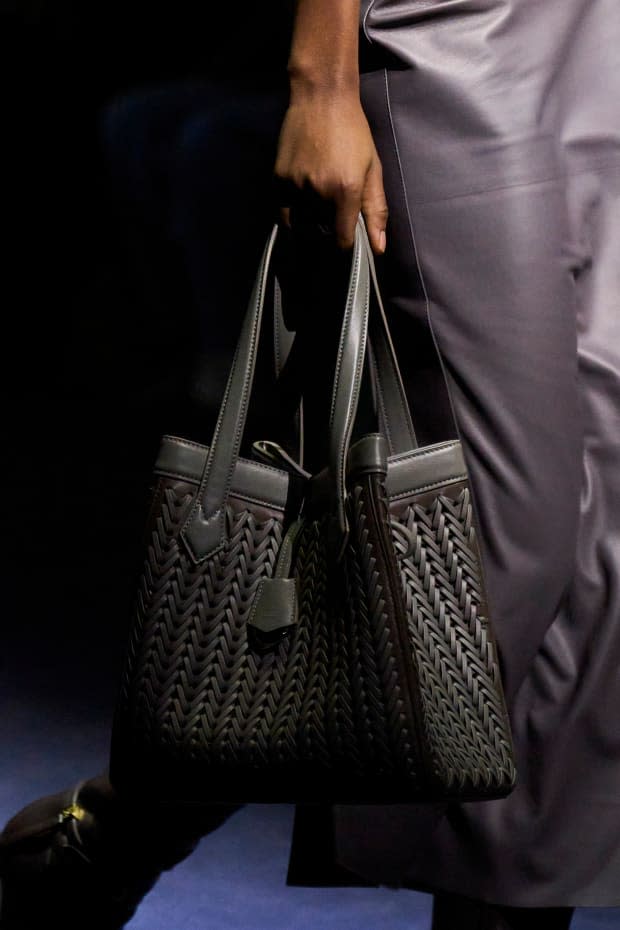 Louis Vuitton Mahina Handbag - '10s in 2023