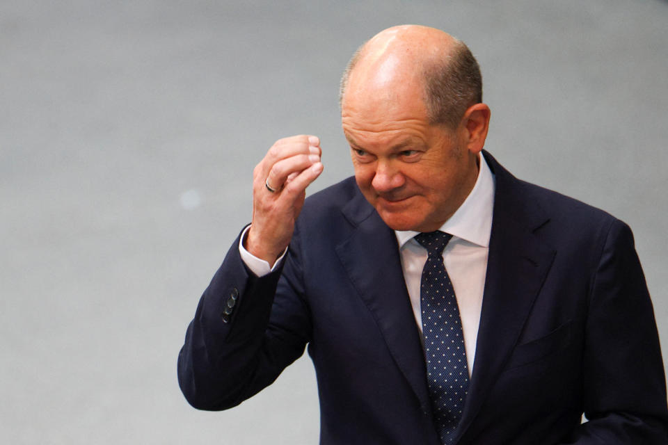 Olaf Scholz hält eine Rede