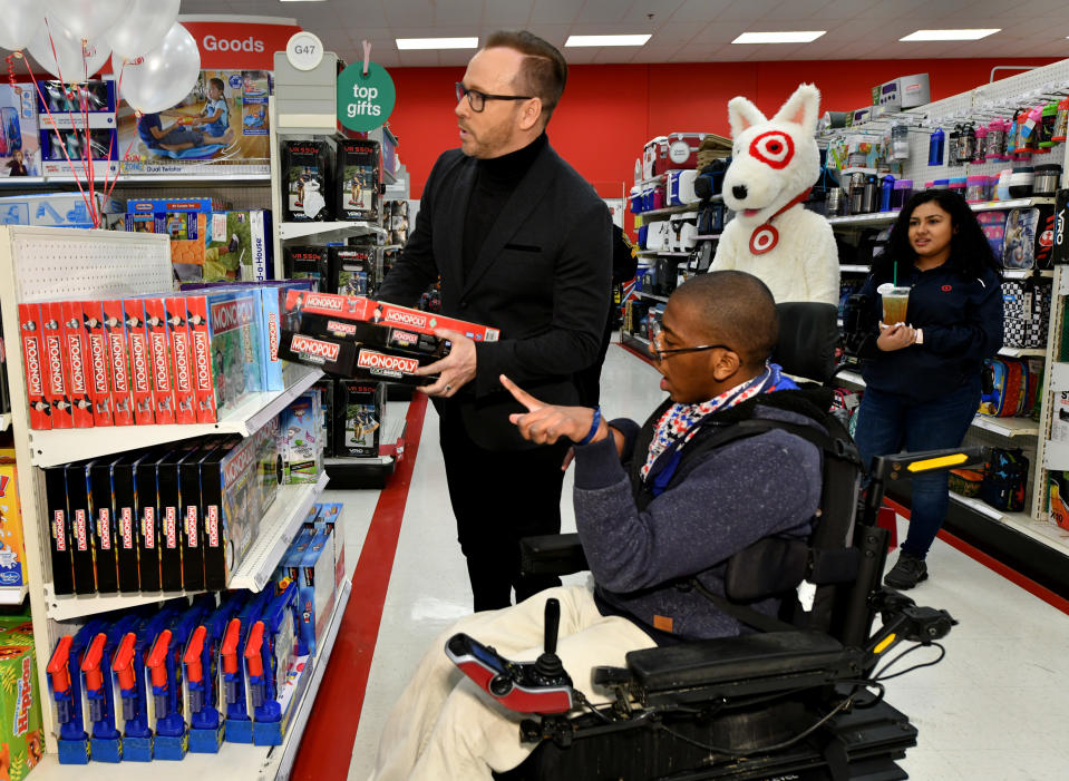  Donnie Wahlberg helps Target celebrate 10 years of its Heroes & Helpers program in Edgewater, N.J. (Photo: Slaven Vlasic/Getty Images for Target)