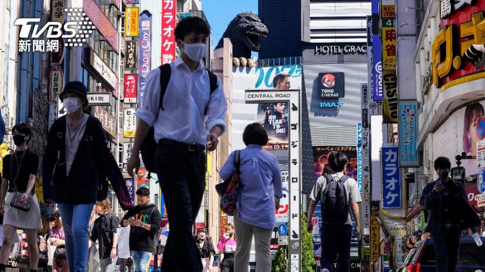 日本一名上班族勿信快篩結果，最後導致全家都確診。（示意圖，非當事人／AP）