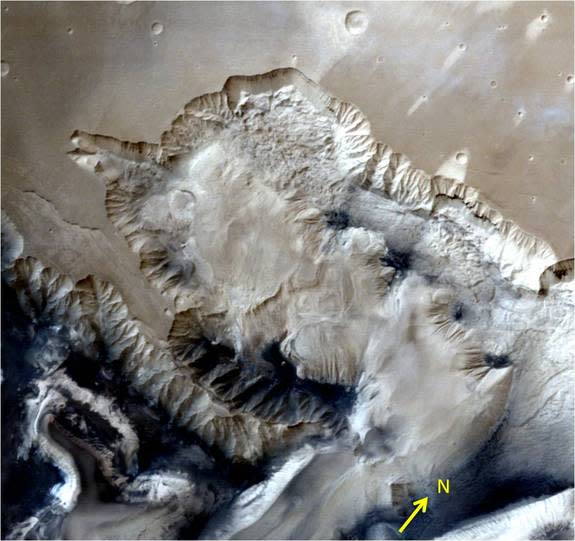 This 3D portrayal of the Ophir Chasma canyon on Mars was taken by India's Mars Orbiter Mission.