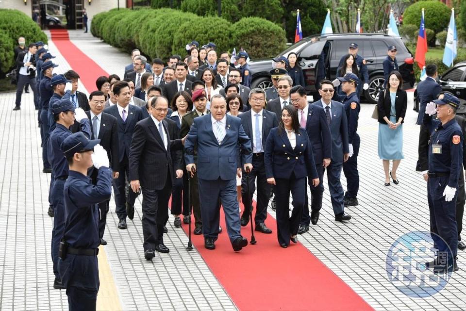 瓜地馬拉共和國總統賈麥岱上午前往立法院發表演說，並獲頒國會榮譽獎章。