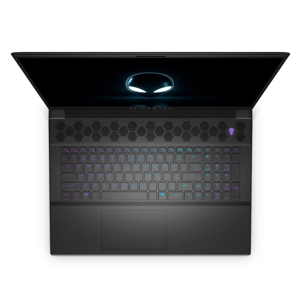 Alienware m18率先採用AMD標榜等同桌機等級效能的Radeon RX 7900M顯示晶片