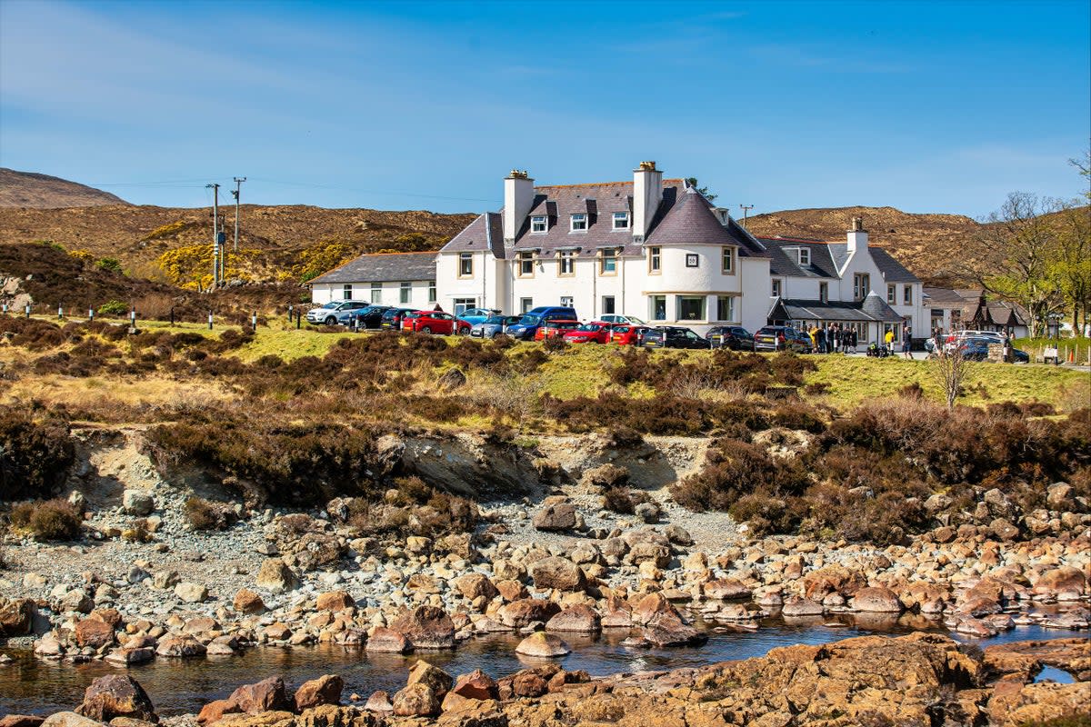 The best spot for hiking up the mountains (Sligachan Hotel)