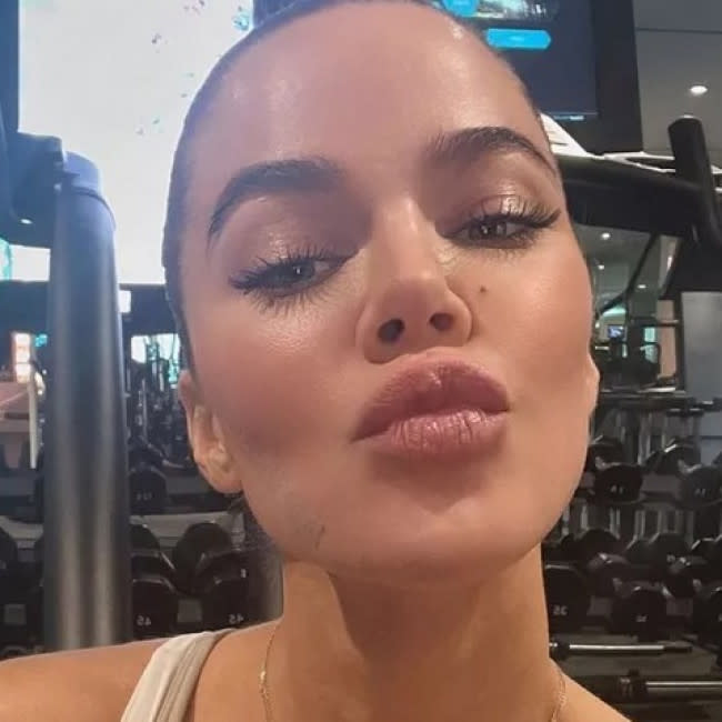 Khloé Kardashian en uno de sus últimos vídeos desde el gimnasio credit:Bang Showbiz