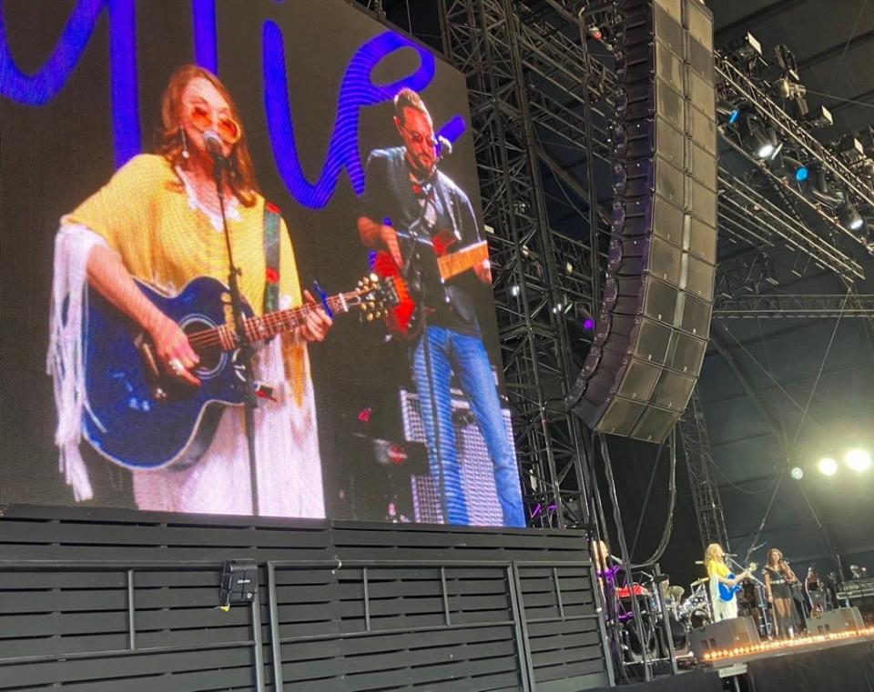 Country legend Pam Tillis was in complete control during an impressive set at the Stagecoach country music festival on Sunday.