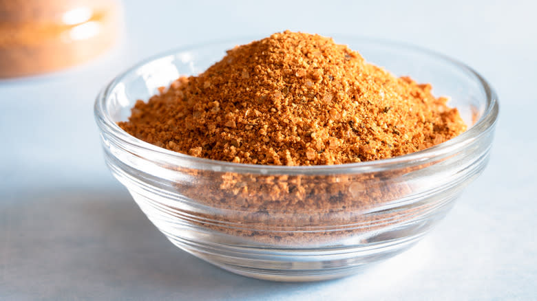 bowl of dry rub spices