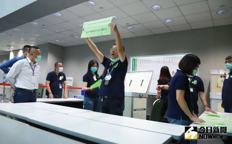 ▲▲民進黨19日進行中評執委改選。（圖／記者葉政勳攝）