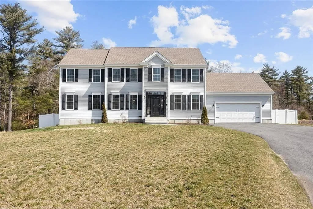 This single-family house at 13 Oldfield Road in Bridgewater sold for $858,000 on June 15, 2023.