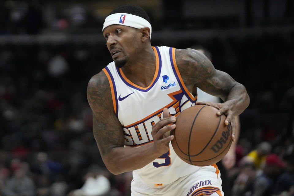 Phoenix Suns guard Bradley Beal handles the ball during the first half of an NBA basketball game against the Chicago Bulls, Wednesday, Nov. 8, 2023, in Chicago. (AP Photo/Erin Hooley)