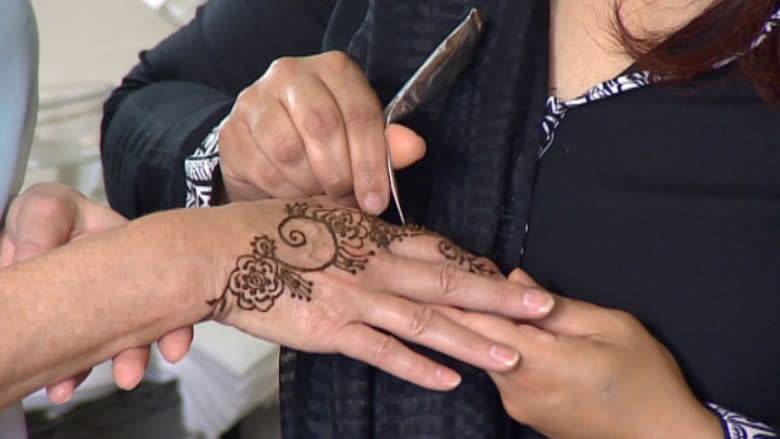 Bahraini woman brings henna art to P.E.I.