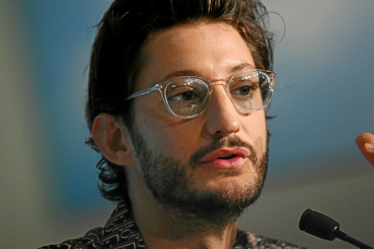 Pierre Niney invoque des contraintes d'agenda pour expliquer son renoncement au film réalisé par Johnny Depp.  - Credit:JULIE SEBADELHA / AFP