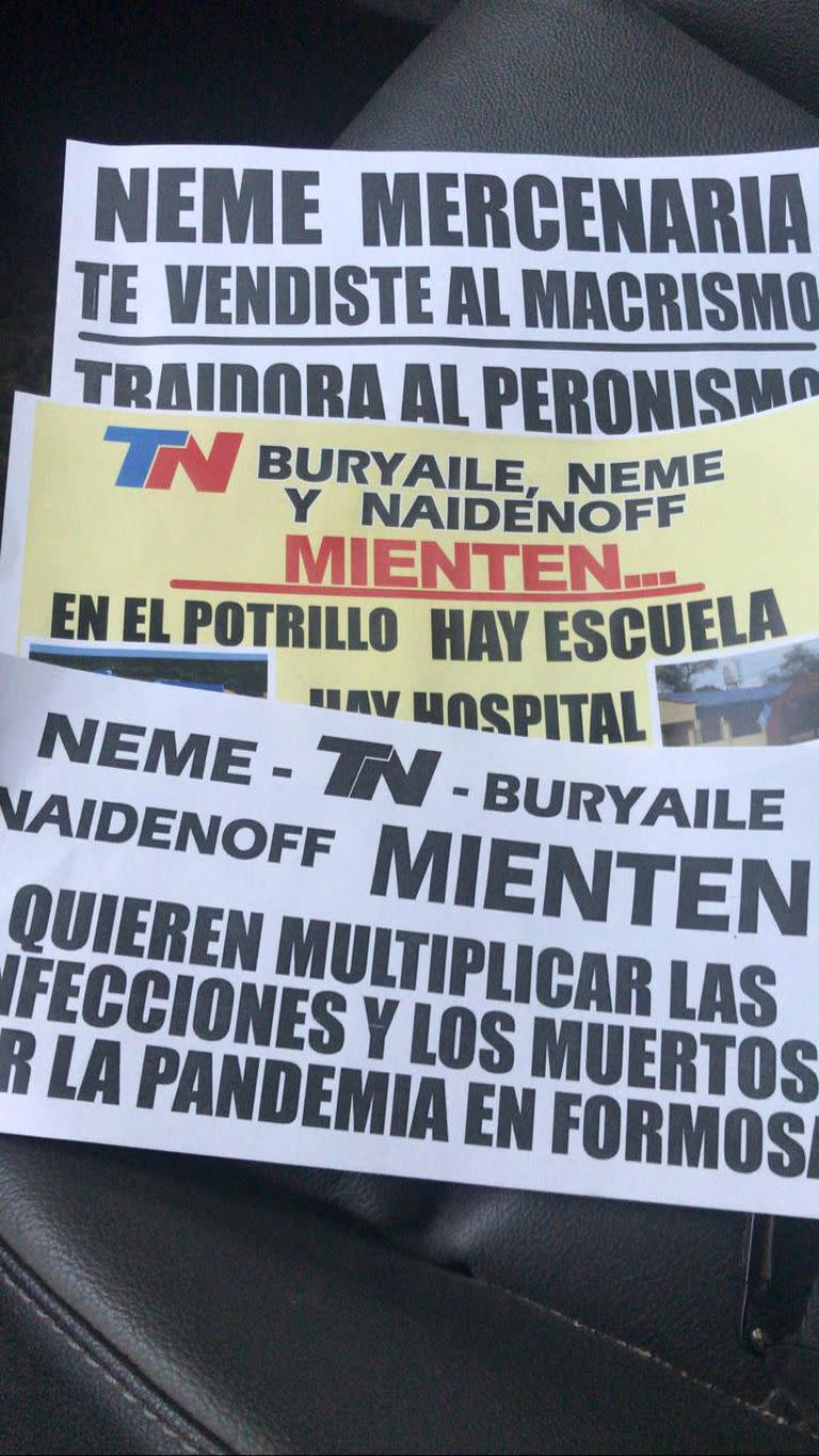 Distintos papeles con señalamientos a los referentes de la oposición formoseña aparecieron en la capital de la provincia