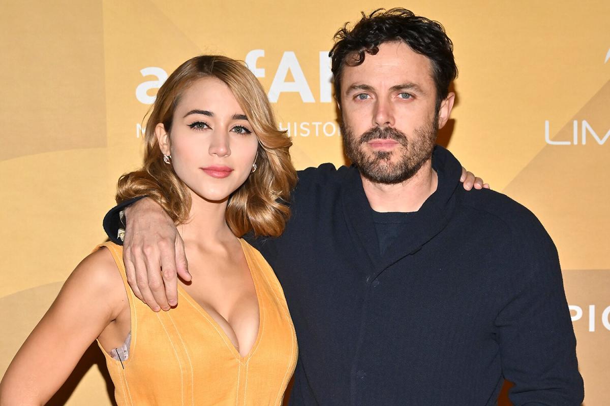 Caylee Cowan and Casey Affleck get all loved-up while out to pick