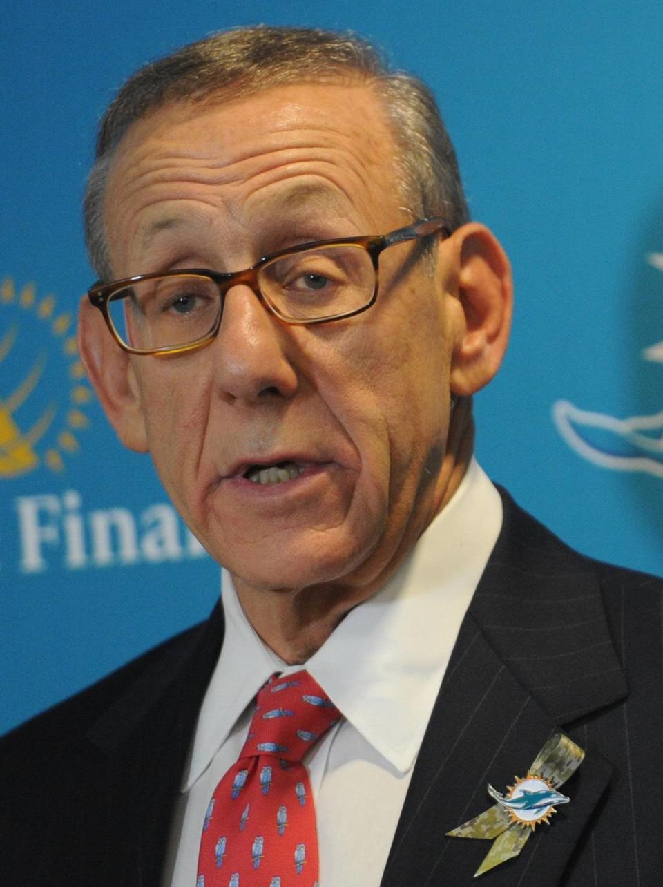 Dolphins owner Stephen Ross gave Miami-Dade Mayor Carlos Gimenez a pair of $4,000 Super Bowl tickets.