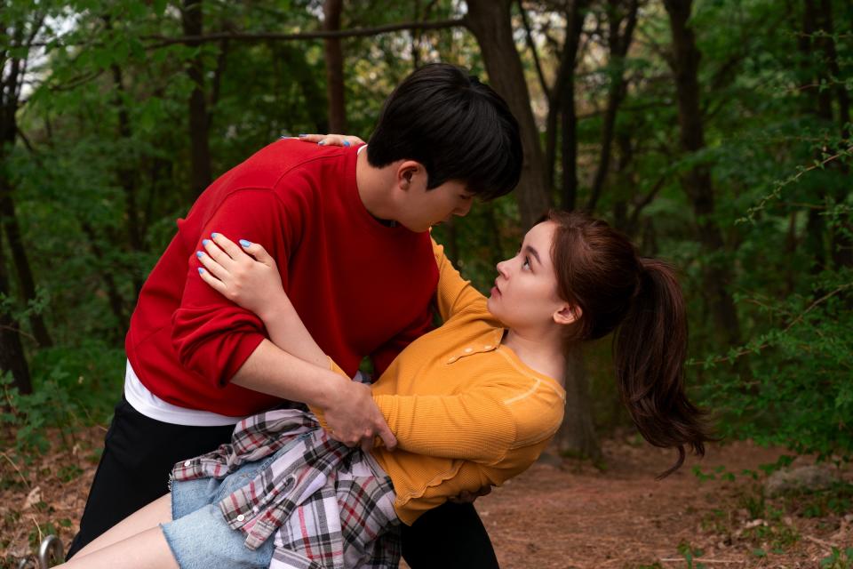 Choi Min-yeong as Dae and Anna Cathcart as Kitty Song Covey in XO, Kitty<span class="copyright">Park Young-Sol—Netflix</span>