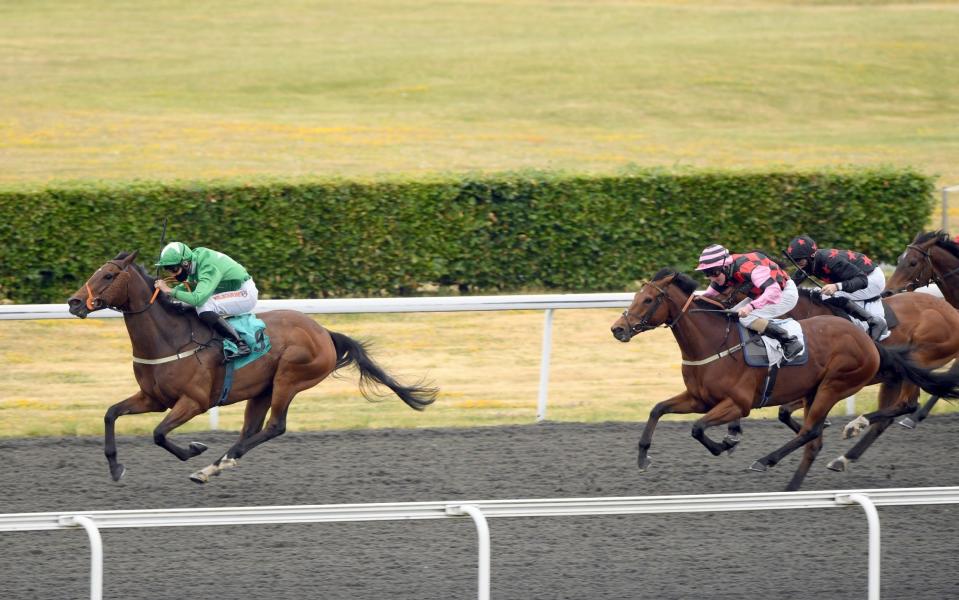 Horse racing at Kempton - Reuters