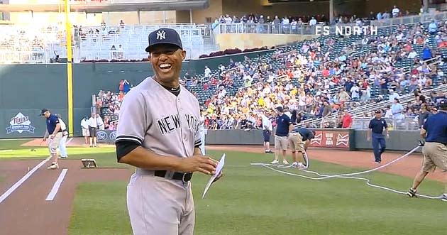 Twins give Mariano Rivera a rocking chair made of broken bats : r