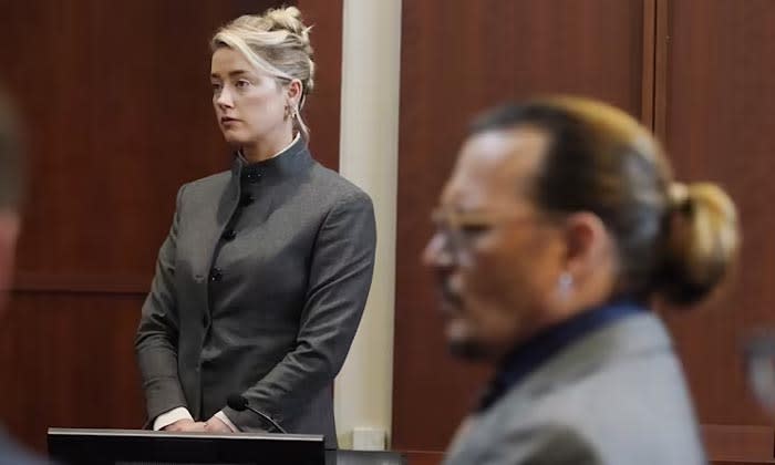 Amber Heard y Johnny Depp en el juicio por difamación