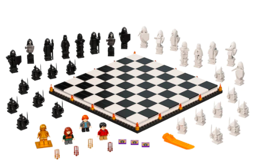 Lego® Harry Potter™ Hogwarts™ Wizard’s Chess board and figures