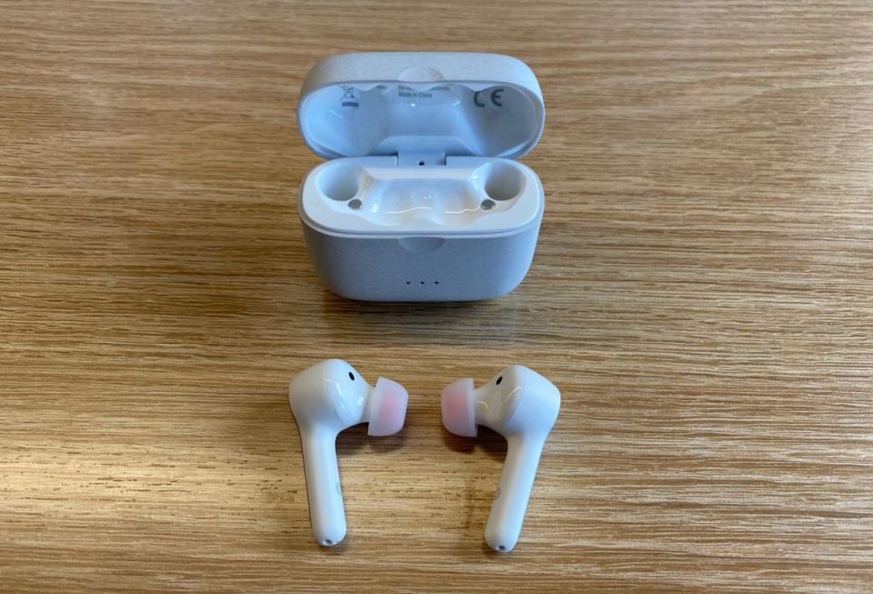Die SoundCore Liberty Air 2 Kopfhörer kosten nur 90 Euro und bieten ausgezeichnete Klangqualität und passive Lärmunterdrückung dank ihrer Silikonaufsätze. (Foto: Dan Howley)