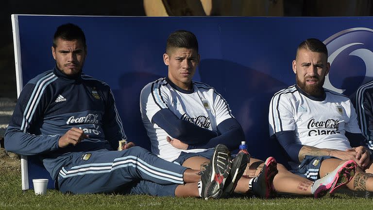 Romero, Rojo y Otamendi, en un entrenamiento con la selección argentina