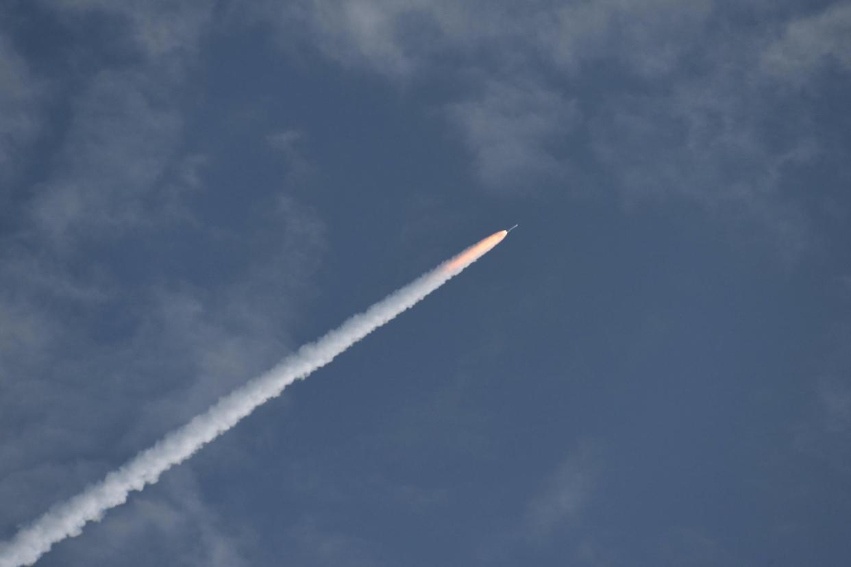 A United Launch Alliance Atlas V rocket streaks skyward off Launch Complex 41 from Cape Canaveral Air Force Station on July 30, 2020 carrying the Mars 2020 Perseverance rover: Red Huber/Getty Images