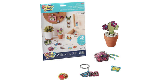 Shrinky Dinks Gingerbread Village Kit - Just Play