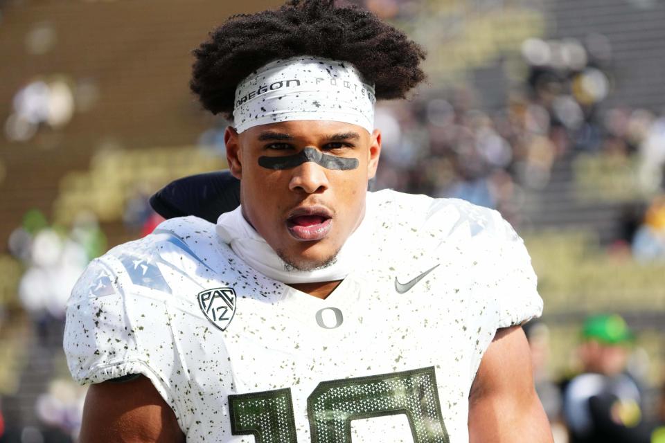 Oregon Ducks linebacker Justin Flowe (10) during a game against the Colorado Buffaloes at Folsom Field in Boulder on Nov. 5, 2022.