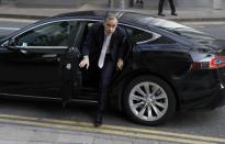 Mark Carney, Governor of the Bank of England, arrives to speak at a Reuters Newsmaker event in London, Britain April 7, 2017. REUTERS/Peter Nicholls