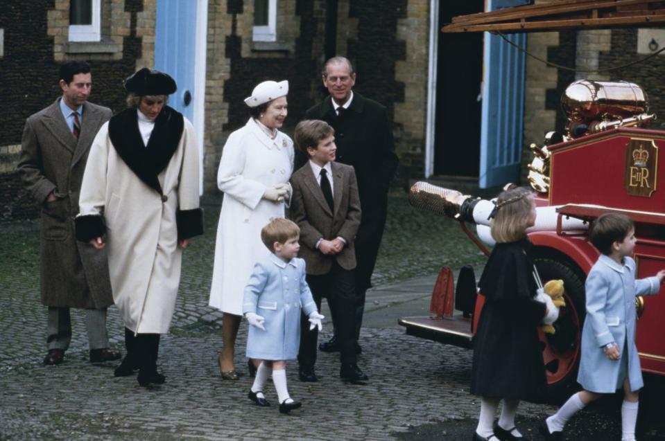 Royal family visit to a museum, 1988