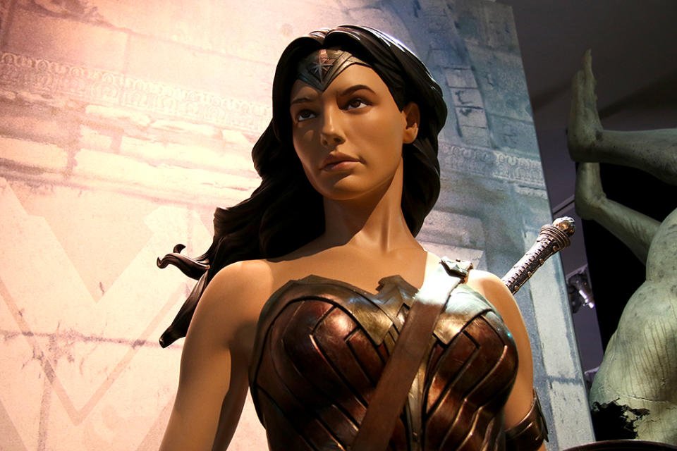 <p>Another angle on the <a rel="nofollow" href="https://www.yahoo.com/movies/tagged/wonder-woman" data-ylk="slk:Wonder Woman;elm:context_link;itc:0;sec:content-canvas" class="link ">Wonder Woman</a> costume you see as you enter the exhibit. (Photo: Jacob Kramer/Yahoo) </p>