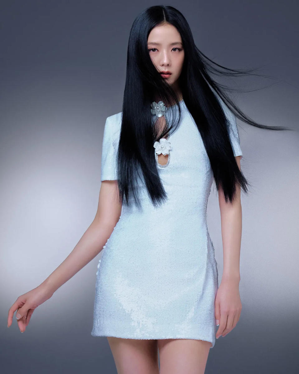 Jisoo不再只是「DIOR小公主」，自立門戶後為Self-Portrait拍攝春夏2024廣告