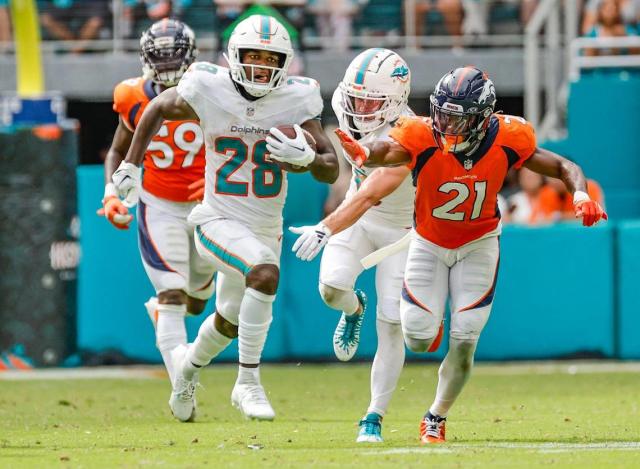 Mostert, Achane score 4 TDs each as Dolphins hang 70 in historic win vs.  Broncos