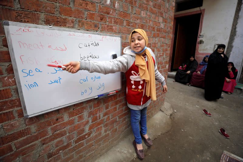 Egyptian student becomes a teacher for children during COVID-19