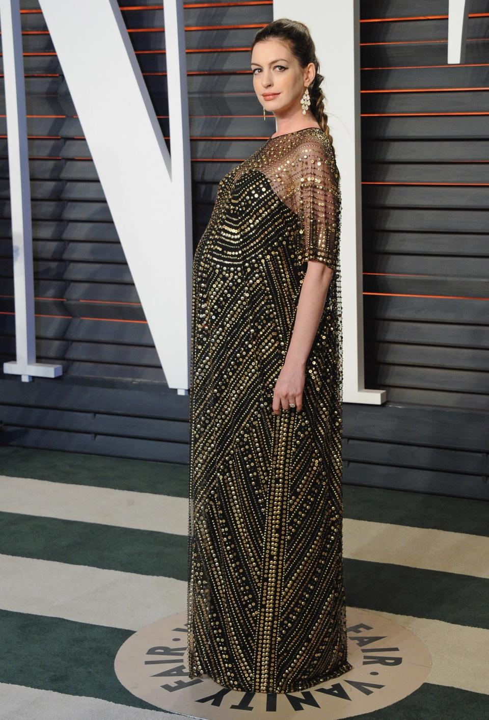 Anne Hathaway at the 2016 Oscars